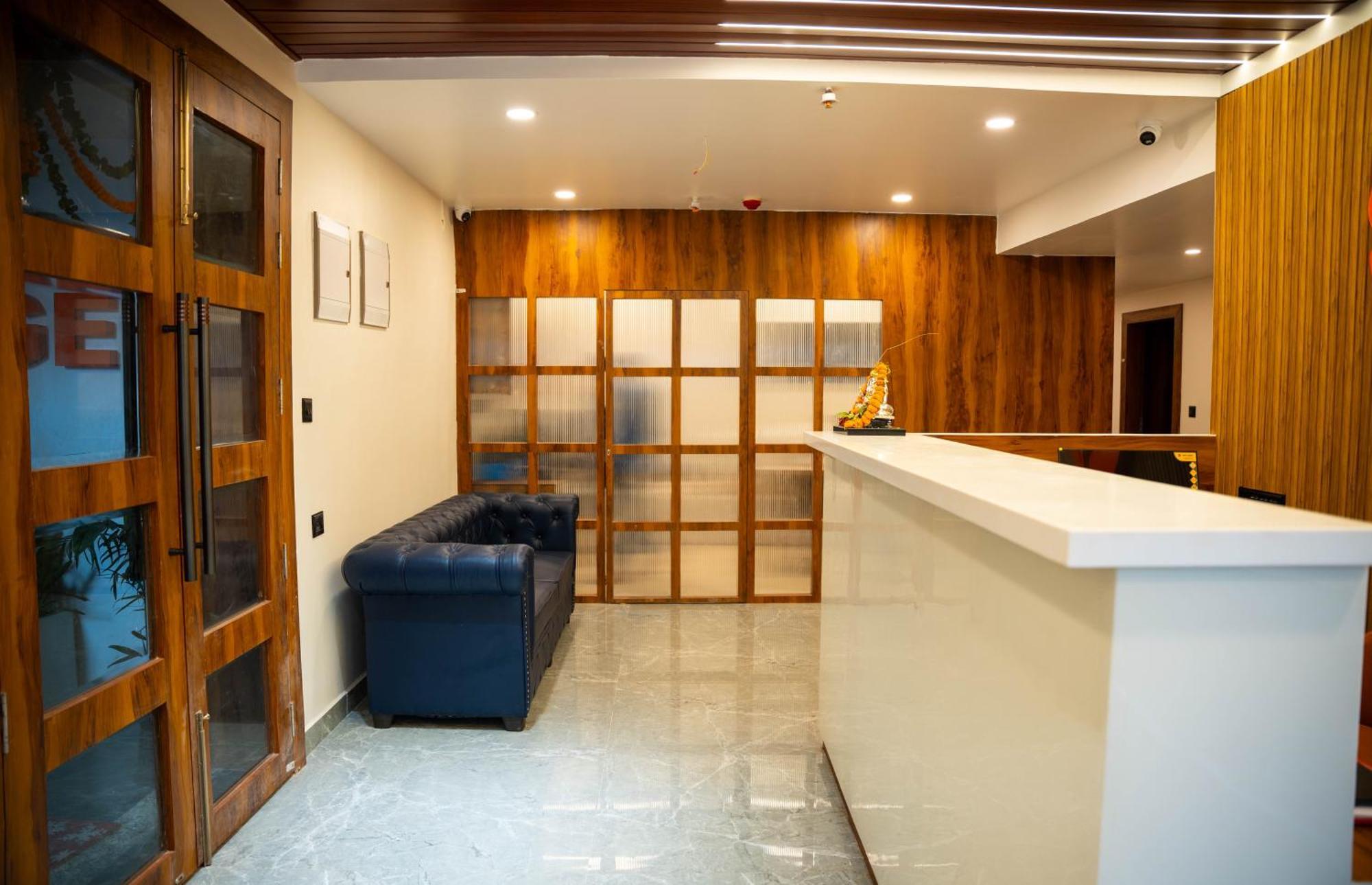 Hotel Orange Μπουμπάνεσβαρ Εξωτερικό φωτογραφία