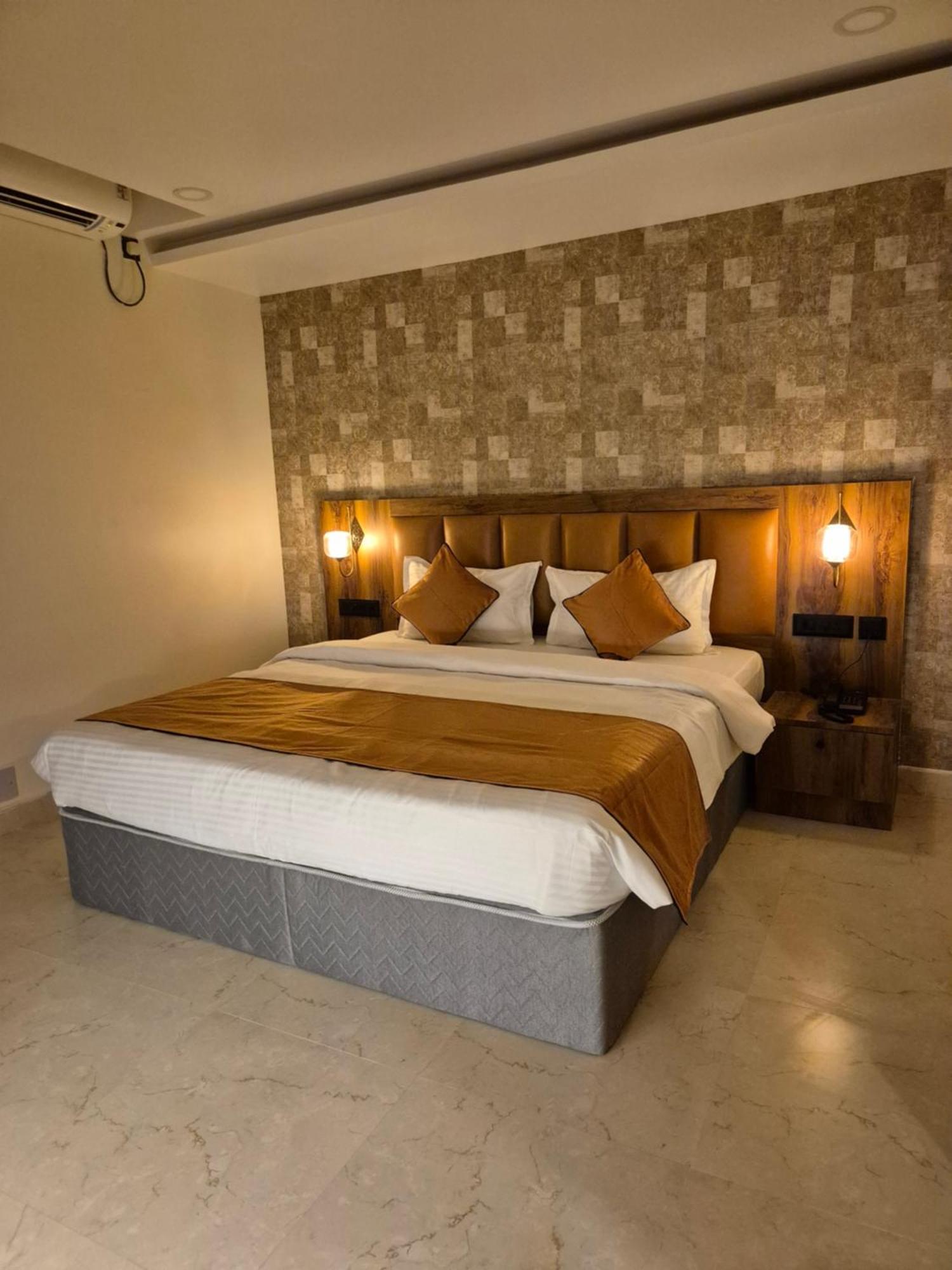 Hotel Orange Μπουμπάνεσβαρ Εξωτερικό φωτογραφία
