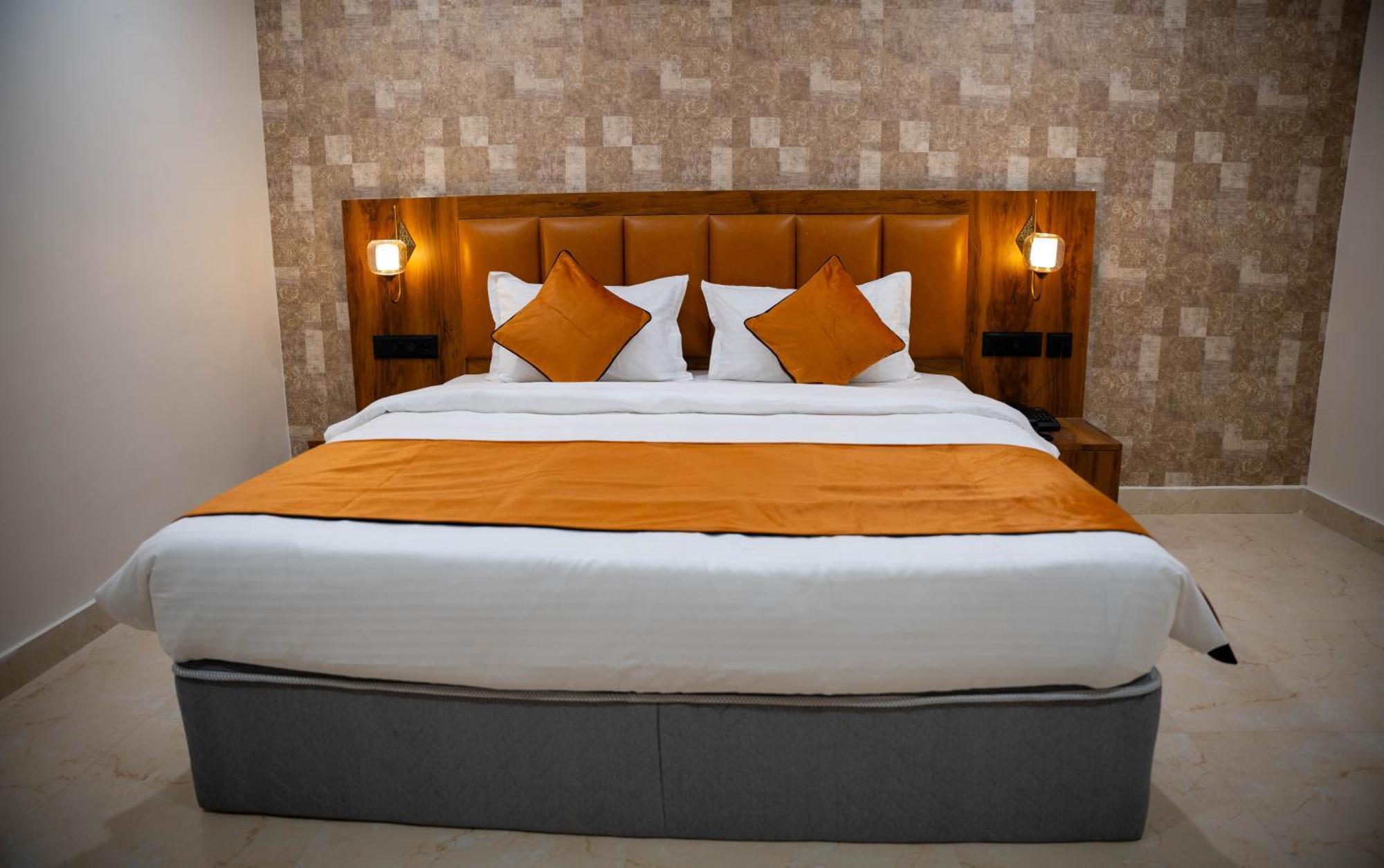 Hotel Orange Μπουμπάνεσβαρ Εξωτερικό φωτογραφία