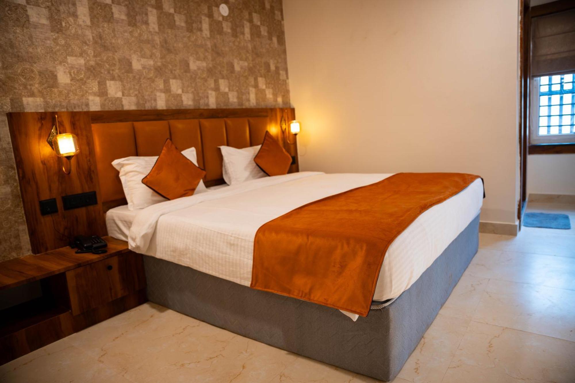 Hotel Orange Μπουμπάνεσβαρ Εξωτερικό φωτογραφία