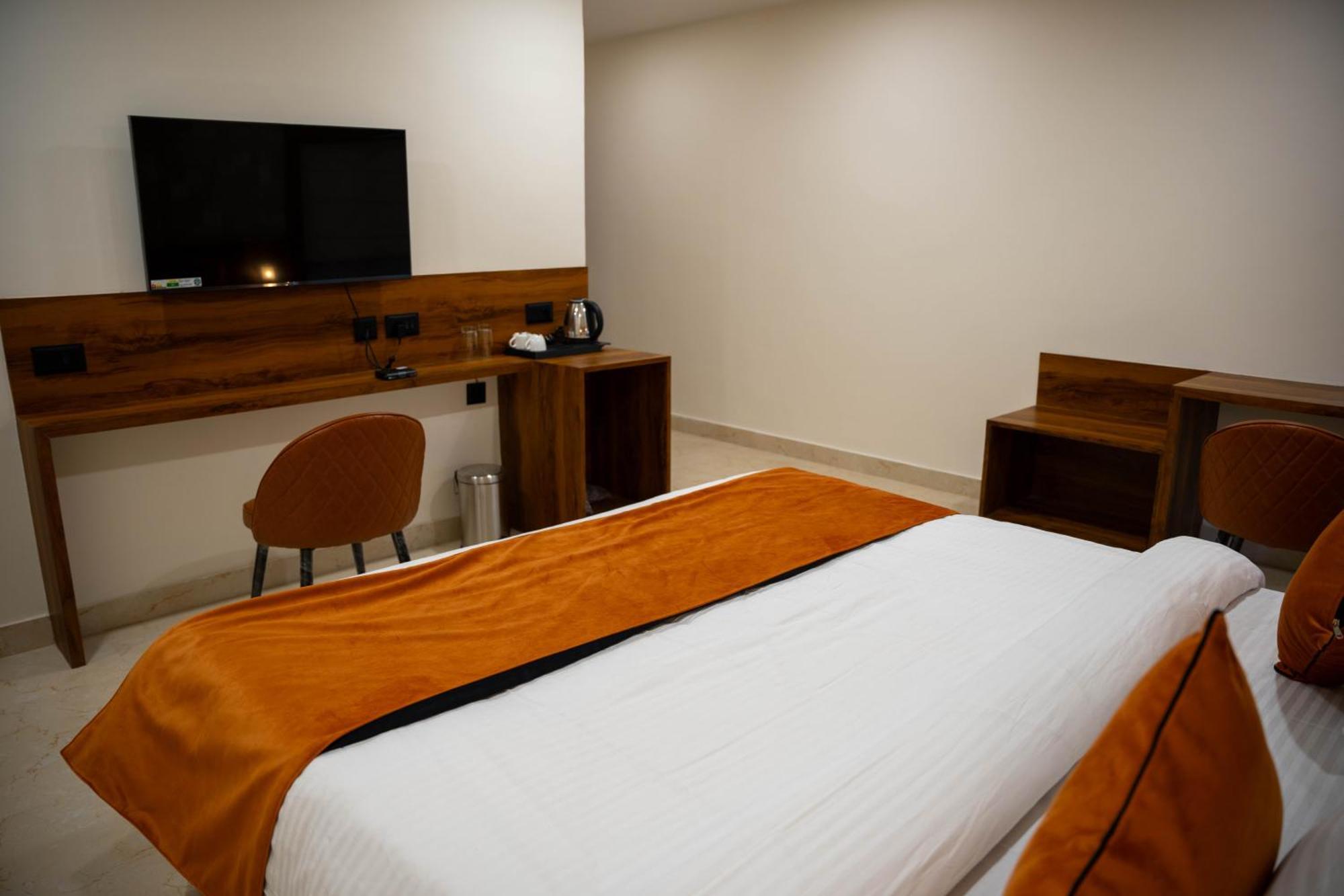 Hotel Orange Μπουμπάνεσβαρ Εξωτερικό φωτογραφία