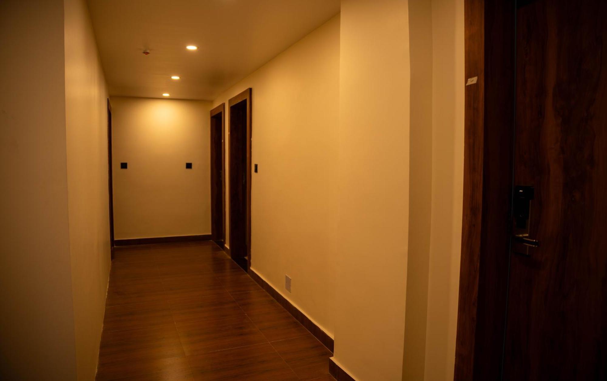 Hotel Orange Μπουμπάνεσβαρ Εξωτερικό φωτογραφία