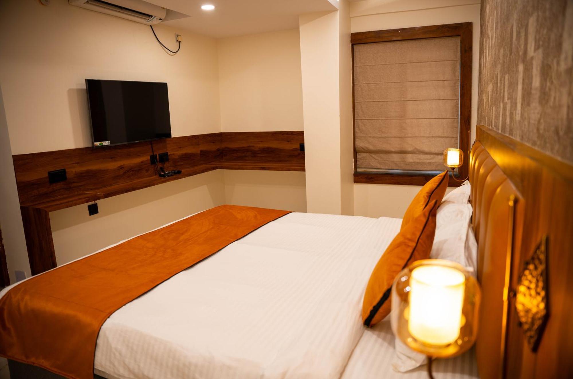 Hotel Orange Μπουμπάνεσβαρ Εξωτερικό φωτογραφία